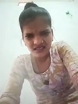 Student garl 1 online show from 25, 5, 2026