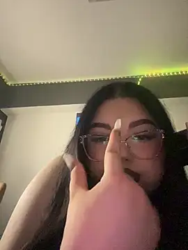 Snapshot of ElyBabyX chatting on 27, 5, 2026 ElyBabyX online show from 27, 5, 2026