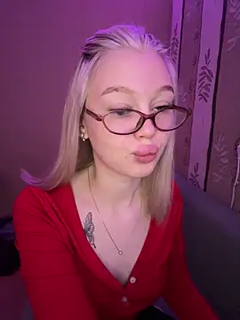 Velvet Doll  online show from 1, 6, 2026