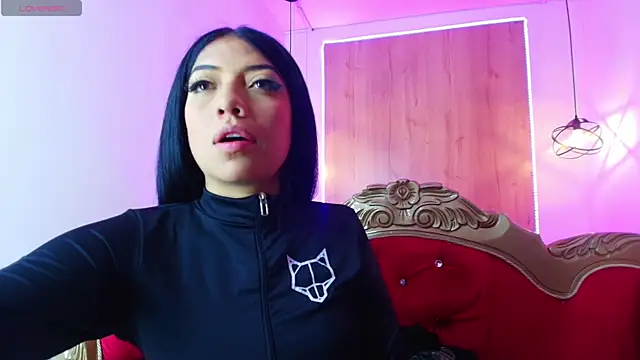 Snapshot of Ey_Im_simone_ chatting on 11, 7, 2026 Ey Im simone online show from 11, 7, 2026