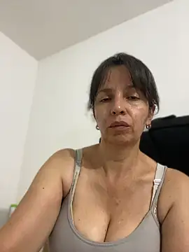 Soy Camila8 online show from 25, 6, 2026
