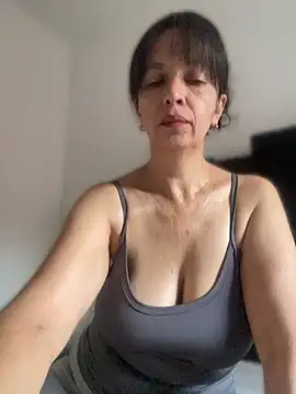 Soy Camila8 online show from 26, 6, 2026