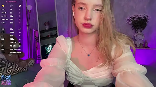 Snapshot of Eve_Dark_Side chatting on 29, 5, 2026 Eve Dark Side online show from 29, 5, 2026