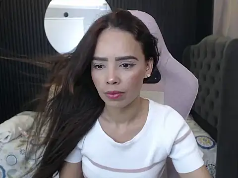 Snapshot of naomis_36 chatting on 5, 5, 2026 naomis 36 online show from 5, 5, 2026