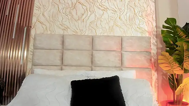 GinaSalanne online show from 27, 7, 2026
