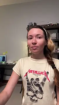 Snapshot of Mini_girl_do_it_better chatting on 3, 6, 2026 Mini girl do it better online show from 3, 6, 2026
