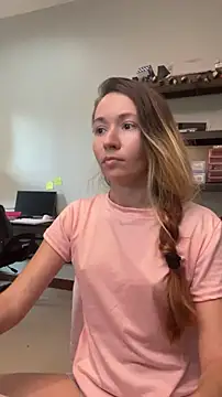 Snapshot of Mini_girl_do_it_better chatting on 9, 6, 2026 Mini girl do it better online show from 9, 6, 2026