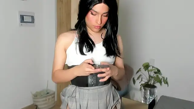naomimoore828 online show from 20, 5, 2026