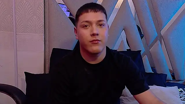 Maxi Grey online show from 6, 5, 2026
