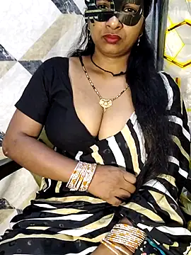 Snapshot of Juli_80 chatting on 15, 5, 2026 Juli 80 online show from 15, 5, 2026