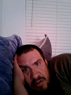 Snapshot of Almircorral2211 chatting on 10, 6, 2026 Almircorral2211 online show from 10, 6, 2026