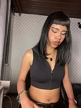 AntonellaCooper Pink online show from 5, 6, 2026