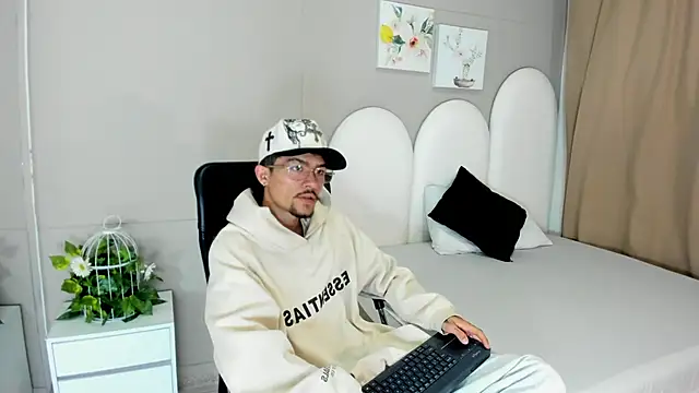 Snapshot of jake_miller__ chatting on 4, 6, 2026 jake miller online show from 4, 6, 2026