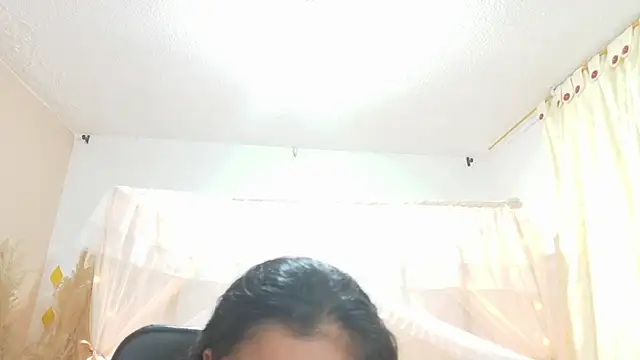 Snapshot of leoneriss chatting on 19, 5, 2026 leoneriss online show from 19, 5, 2026