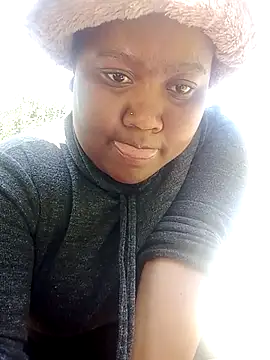 ChubbyMidgetxxx19 online show from 24, 6, 2026