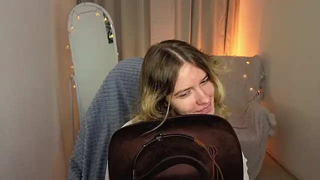 Snapshot of MilanaRayy chatting on 2, 7, 2026 MilanaRayy online show from 2, 7, 2026