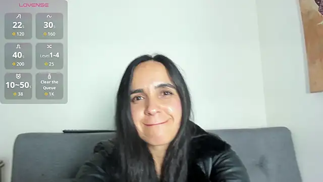 Lizeth White  online show from 9, 6, 2026