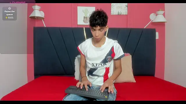 ero boy40 online show from 4, 7, 2026