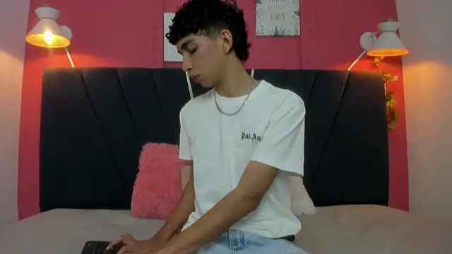 ero boy40 online show from 4, 8, 2026