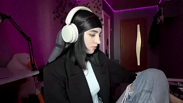 Snapshot of NightFoxxx chatting on 4, 6, 2026 NightFoxxx online show from 4, 6, 2026