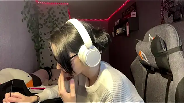 Snapshot of NightFoxxx chatting on 9, 6, 2026 NightFoxxx online show from 9, 6, 2026