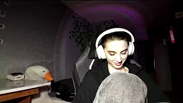 Snapshot of NightFoxxx chatting on 24, 6, 2026 NightFoxxx online show from 24, 6, 2026