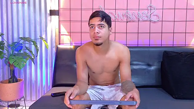 criss hardcock  online show from 4, 6, 2026