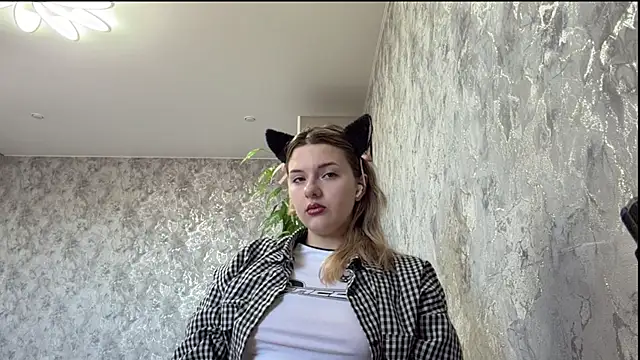 Snapshot of MichelleLasin chatting on 10, 5, 2026 MichelleLasin online show from 10, 5, 2026