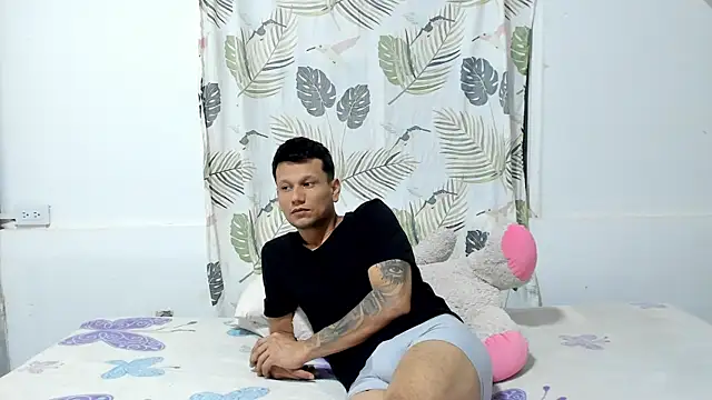 HannaSexMatheuw online show from 28, 6, 2026