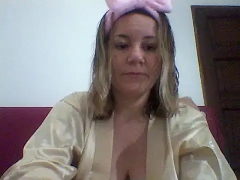 AllisonLove2 online show from 10, 6, 2026