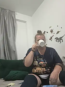 JuliaBestX online show from 22, 7, 2026
