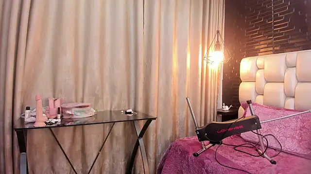 Snapshot of ViolettGracee chatting on 7, 7, 2026 ViolettGracee online show from 7, 7, 2026
