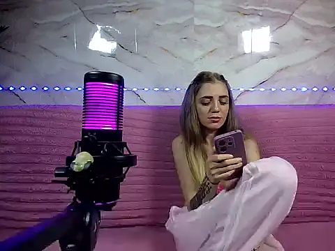 Snapshot of BunnyBliss2 chatting on 13, 6, 2026 BunnyBliss2 online show from 13, 6, 2026