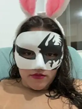 Snapshot of cherrybr01 chatting on 7, 6, 2026 cherrybr01 online show from 7, 6, 2026