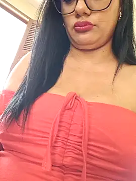 Snapshot of Amina--789 chatting on 10, 6, 2026 Amina--789 online show from 10, 6, 2026