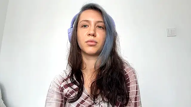 SharondaHiraoka online show from 17, 5, 2026