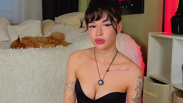 Snapshot of Regina_Amour chatting on 22, 6, 2026 Regina Amour online show from 22, 6, 2026