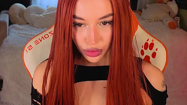 Snapshot of Regina_Amour chatting on 28, 6, 2026 Regina Amour online show from 28, 6, 2026