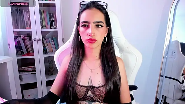 AgathaBlair online show from 4, 6, 2026