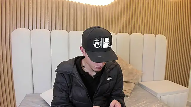 Snapshot of andylol330 chatting on 16, 7, 2026 andylol330 online show from 16, 7, 2026