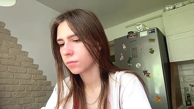 Snapshot of ZaraGuyette chatting on 4, 6, 2026 ZaraGuyette online show from 4, 6, 2026