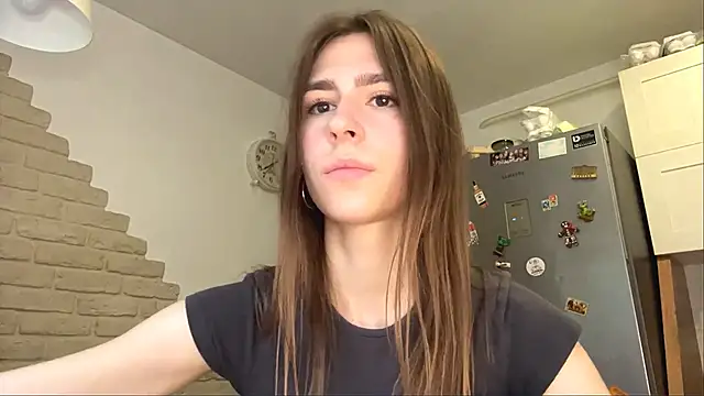 Snapshot of ZaraGuyette chatting on 19, 6, 2026 ZaraGuyette online show from 19, 6, 2026