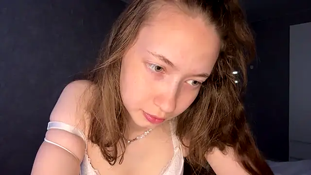 Emily Mur  online show from 17, 6, 2026