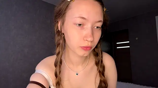 Emily Mur  online show from 23, 6, 2026