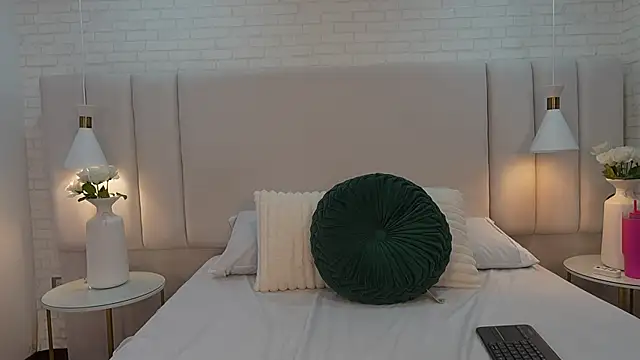 GabyJones  online show from 26, 6, 2026
