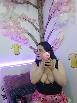 Laura  Castillo  online show from 12, 6, 2026