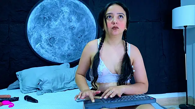NathyFerrer online show from 24, 7, 2026