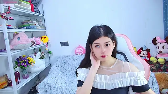 Snapshot of QinQin-888 chatting on 17, 6, 2026 QinQin-888 online show from 17, 6, 2026