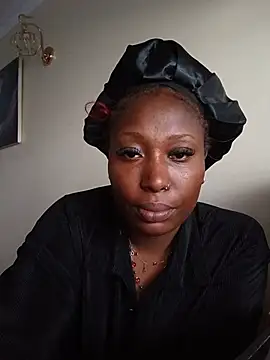Snapshot of Val_Cee chatting on 9, 7, 2026 Val Cee online show from 9, 7, 2026