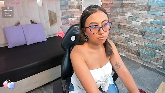 Amhira Tay online show from 18, 6, 2026
